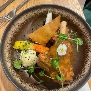 Lamb shank and tomato bredie